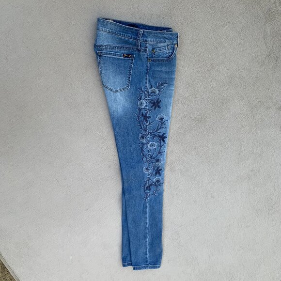 Seven7 Embroidered Skinny Mid Rise Jeans Sz6 - Picture 15 of 15